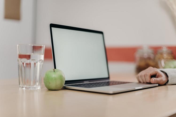 بيئة المكتب والترطيب: مفاتيح الإنتاجية اليومية